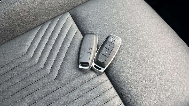 Nissan Juke 1.6 Hybrid Tekna 5dr Auto Hybrid Hatchback